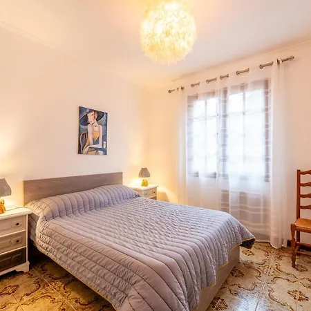 Hacienda Spacieuse Avec Jardin 3000m2 Proche Plages Narbonne Сasa de vacaciones Vinassan
